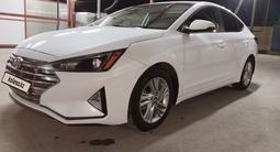 Hyundai Elantra 2019 года за 7 500 000 тг. в Атырау – фото 2
