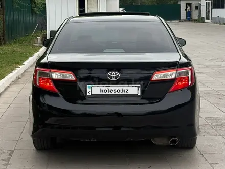 Toyota Camry 2014 года за 7 850 000 тг. в Астана – фото 5