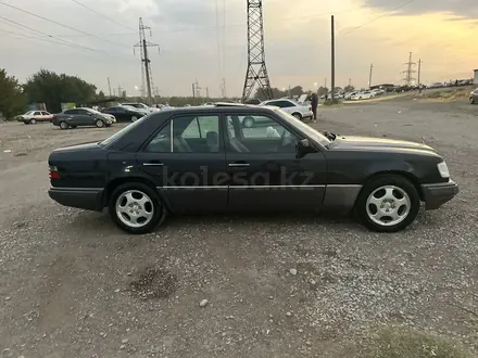 Mercedes-Benz E 280 1994 года за 2 200 000 тг. в Шымкент – фото 6