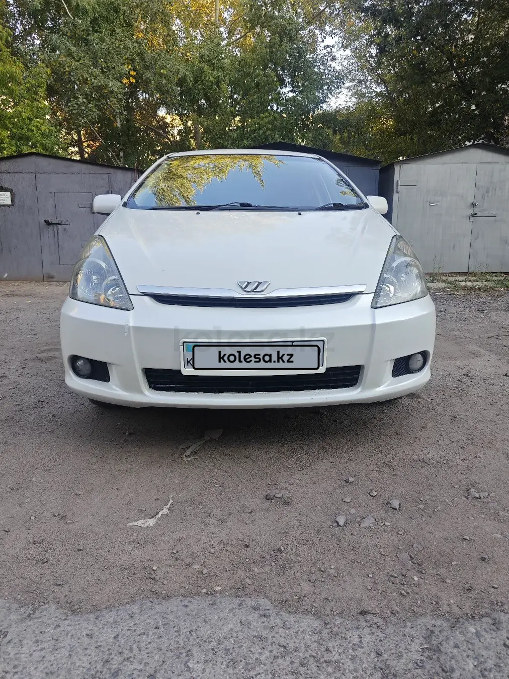 Toyota Wish, 2004