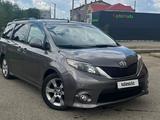 Toyota Sienna 2013 года за 11 000 000 тг. в Уральск