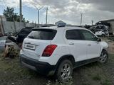 Chevrolet Tracker 2015 года за 888 888 тг. в Атырау – фото 2