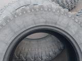 Грузовые шины на ниву, состояние видно на фото за 45 000 тг. в Риддер – фото 3