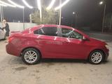 Chevrolet Aveo 2014 годаүшін2 800 000 тг. в Атырау – фото 2