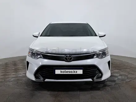 Toyota Camry 2015 года за 10 040 000 тг. в Астана – фото 2