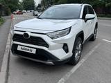Toyota RAV4 2020 года за 18 400 000 тг. в Алматы