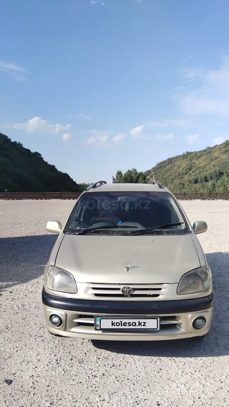Toyota Raum, 1997