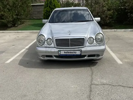 Mercedes-Benz E 280 1999 года за 3 500 000 тг. в Актау