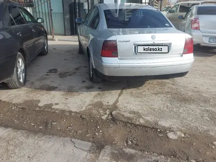 Volkswagen Passat 1997 года за 1 450 000 тг. в Туркестан – фото 2