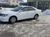 Toyota Camry 2001 года за 4 600 000 тг. в Алматы – фото 2