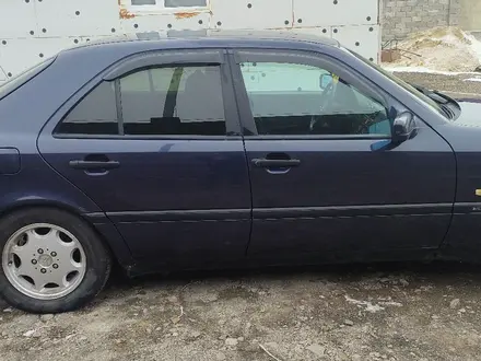 Mercedes-Benz C 180 1995 года за 2 650 000 тг. в Сатпаев – фото 15