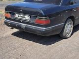 Mercedes-Benz E 230 1990 года за 1 300 000 тг. в Караганда – фото 4