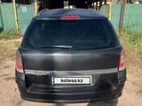Opel Astra 2012 года за 1 500 000 тг. в Алматы – фото 2