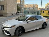 Toyota Camry 2021 года за 14 000 000 тг. в Актау – фото 2