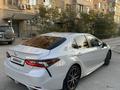 Toyota Camry 2021 года за 14 500 000 тг. в Актау – фото 5