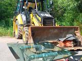 Стёкла заводские на эксав 3 1 komatsu за 45 000 тг. в Алматы