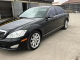 Mercedes-Benz S 500 2006 года за 8 500 000 тг. в Шымкент – фото 2