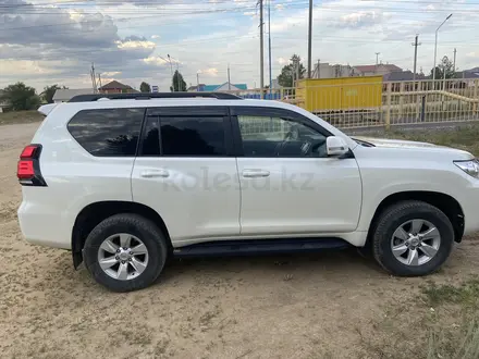 Toyota Land Cruiser Prado 2018 года за 22 000 000 тг. в Актобе – фото 9