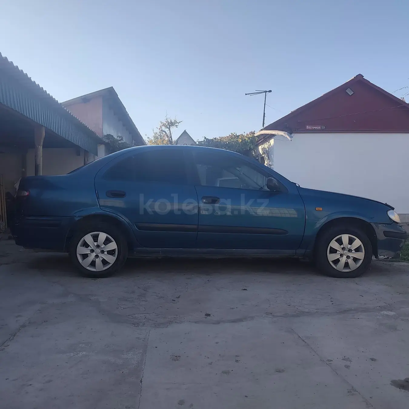 Nissan Sunny, 2000