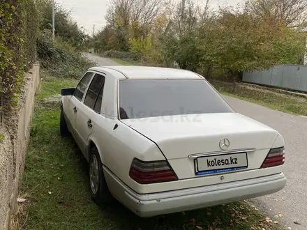 Mercedes-Benz E 200 1992 года за 1 500 000 тг. в Шымкент