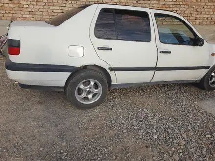 Volkswagen Vento 1994 года за 600 000 тг. в Тараз – фото 2