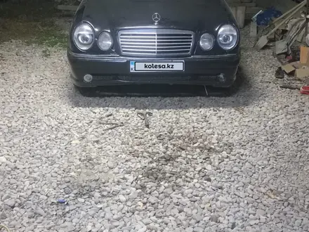 Mercedes-Benz E 230 1996 года за 1 600 000 тг. в Алматы