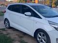 Kia Carens 2013 года за 6 000 000 тг. в Уральск – фото 2