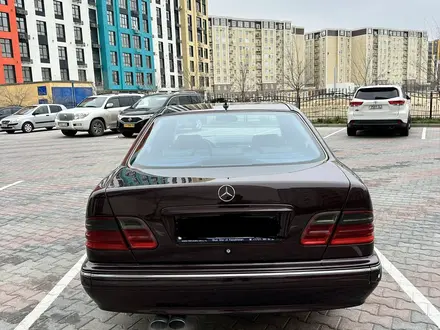 Mercedes-Benz E 55 AMG 2001 года за 6 300 000 тг. в Актау – фото 7