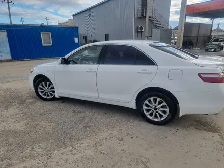 Toyota Camry 2006 года за 4 300 000 тг. в Атырау – фото 2