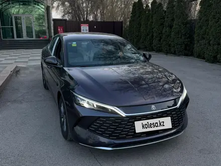 BYD Qin L DM-i 2025 года за 9 690 000 тг. в Алматы – фото 3
