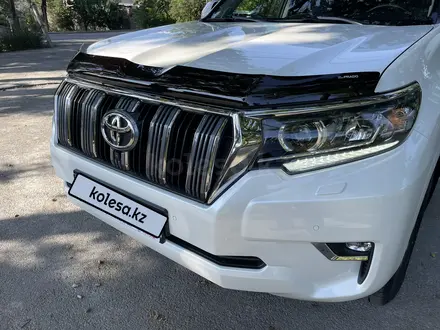 Toyota Land Cruiser Prado 2018 года за 29 000 000 тг. в Алматы – фото 18