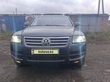 Volkswagen Touareg 2004 года за 4 400 000 тг. в Астана