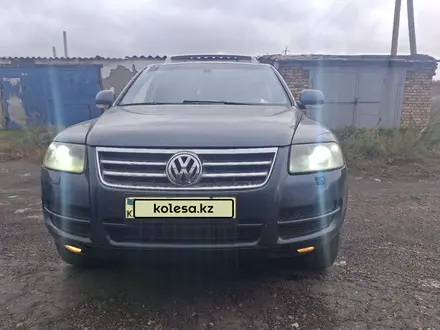 Volkswagen Touareg 2004 года за 4 400 000 тг. в Астана