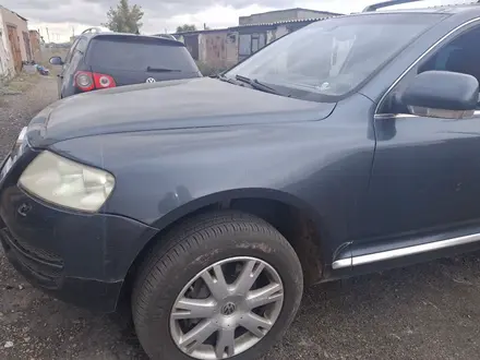 Volkswagen Touareg 2004 года за 4 400 000 тг. в Астана – фото 3