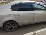 Volkswagen Passat 2007 года за 2 800 000 тг. в Кокшетау – фото 3