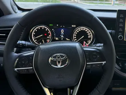 Toyota Camry 2021 года за 16 100 000 тг. в Астана – фото 19