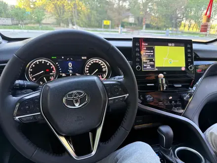 Toyota Camry 2021 года за 16 100 000 тг. в Астана – фото 21