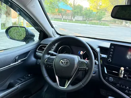 Toyota Camry 2021 года за 16 100 000 тг. в Астана – фото 11