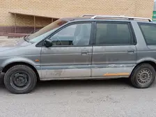 Mitsubishi Space Wagon, 1992