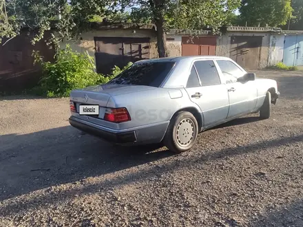 Mercedes-Benz E 260 1993 года за 2 650 000 тг. в Караганда – фото 9