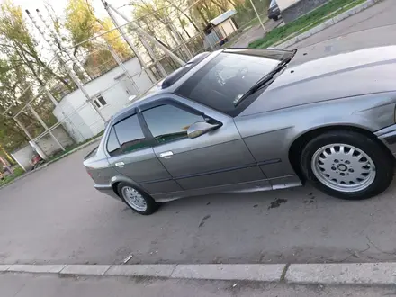 BMW 320 1991 года за 1 400 000 тг. в Алматы – фото 2