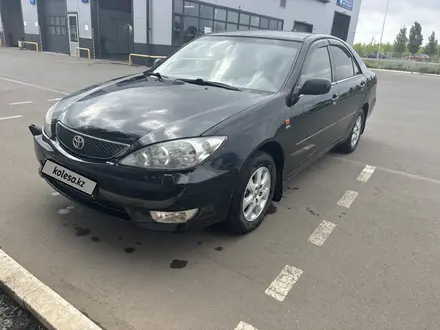 Toyota Camry 2005 года за 4 500 000 тг. в Уральск – фото 2