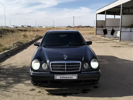 Mercedes-Benz E 230 1996 года за 2 800 000 тг. в Жезказган – фото 5