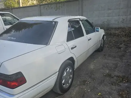 Mercedes-Benz E 280 1994 года за 2 500 000 тг. в Талдыкорган – фото 3