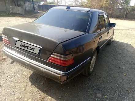 Mercedes-Benz E 230 1990 года за 1 250 000 тг. в Алматы – фото 4