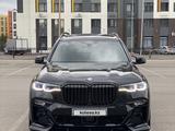 BMW X7 2021 года за 65 000 000 тг. в Астана