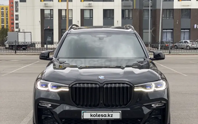 BMW X7 2021 года за 60 000 000 тг. в Астана