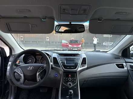Hyundai Elantra 2014 года за 4 000 000 тг. в Атырау – фото 12