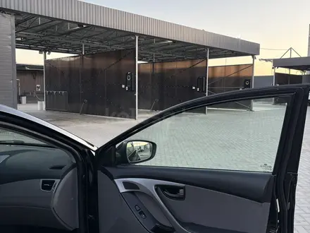 Hyundai Elantra 2014 года за 4 000 000 тг. в Атырау – фото 9