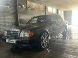 Mercedes-Benz E 200 1991 года за 2 700 000 тг. в Караганда – фото 5